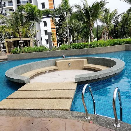 Timurbay Seafront Residence By Hardinahomes Kuantan Eksteriør bilde